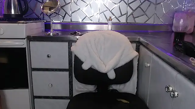 Snapshot of ZAMMIRA chatting on 3, 12, 2025 ZAMMIRA online show from 3, 12, 2025