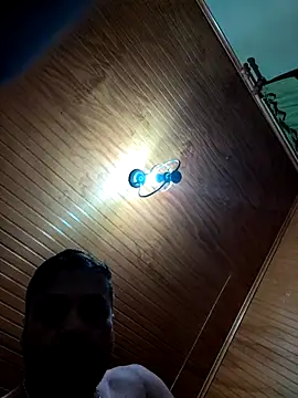 Snapshot of Tophe1 chatting on 13, 10, 2025 Tophe1 online show from 13, 10, 2025