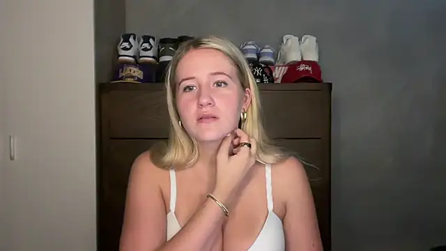 Snapshot of itssosierra chatting on 29, 4, 2026 itssosierra online show from 29, 4, 2026