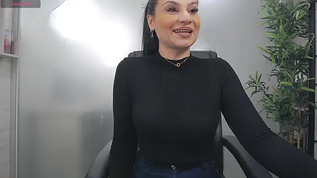 YaraXCox online show from 13, 1, 2026