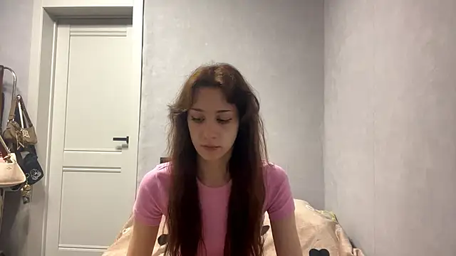 Snapshot of WildPeachh chatting on 23, 10, 2025 WildPeachh online show from 23, 10, 2025