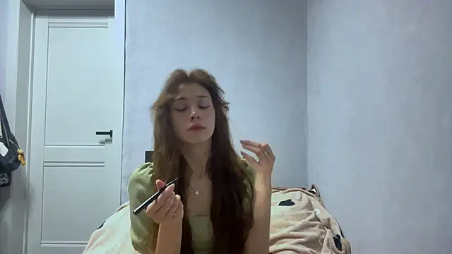 Snapshot of WildPeachh chatting on 10, 11, 2025 WildPeachh online show from 10, 11, 2025