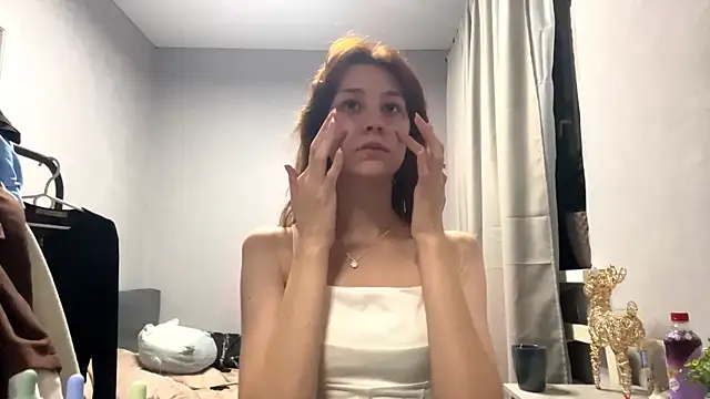 Snapshot of WildPeachh chatting on 20, 11, 2025 WildPeachh online show from 20, 11, 2025