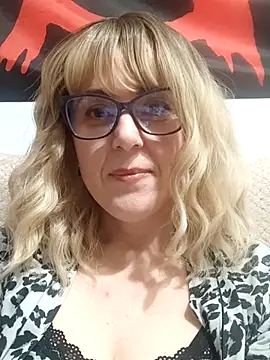 Snapshot of Amelialove42 chatting on 14, 3, 2026 Amelialove42 online show from 14, 3, 2026
