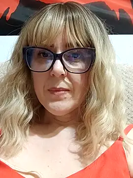 Snapshot of Amelialove42 chatting on 4, 4, 2026 Amelialove42 online show from 4, 4, 2026