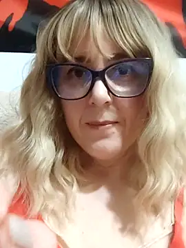 Snapshot of Amelialove42 chatting on 6, 4, 2026 Amelialove42 online show from 6, 4, 2026