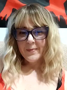 Snapshot of Amelialove42 chatting on 13, 4, 2026 Amelialove42 online show from 13, 4, 2026