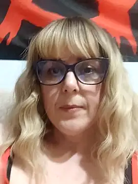 Snapshot of Amelialove42 chatting on 15, 4, 2026 Amelialove42 online show from 15, 4, 2026