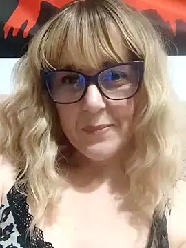 Snapshot of Amelialove42 chatting on 29, 4, 2026 Amelialove42 online show from 29, 4, 2026
