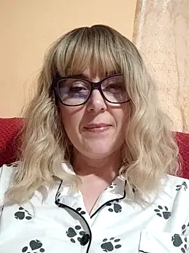 Amelialove42 online show from 6, 6, 2026