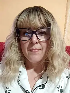 Amelialove42 online show from 7, 6, 2026