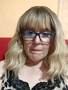 Amelialove42 online show from 9, 6, 2026