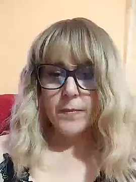 Amelialove42 online show from 12, 6, 2026