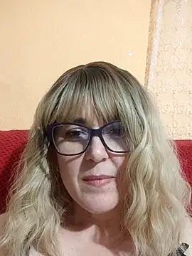 Amelialove42 online show from 13, 6, 2026