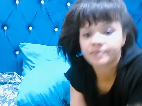 Snapshot of Sweetcaramel88 chatting on 14, 10, 2025 Sweetcaramel88 online show from 14, 10, 2025