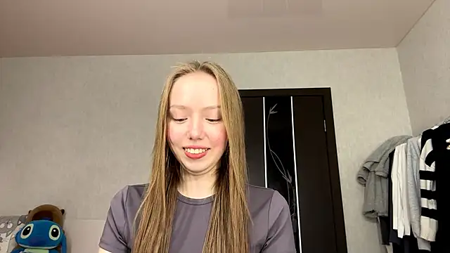 AntoniaMoravick online show from 27, 10, 2025