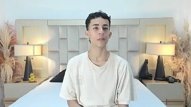 Snapshot of Zahir_Ashar chatting on 1, 4, 2026 Zahir Ashar online show from 1, 4, 2026