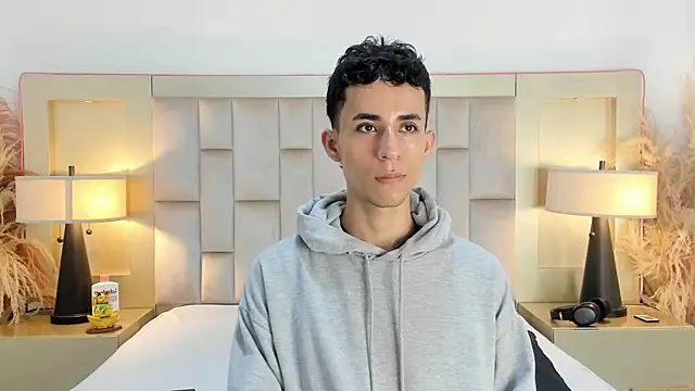 Snapshot of Zahir_Ashar chatting on 1, 4, 2026 Zahir Ashar online show from 1, 4, 2026