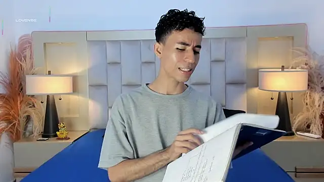 Snapshot of Zahir_Ashar chatting on 16, 4, 2026 Zahir Ashar online show from 16, 4, 2026