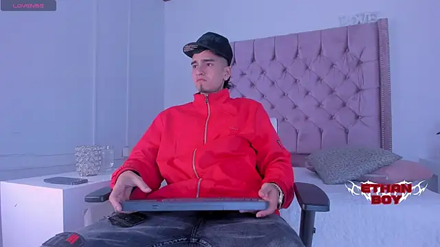 Snapshot of Ethan_Boy_ chatting on 1, 12, 2025 Ethan Boy online show from 1, 12, 2025