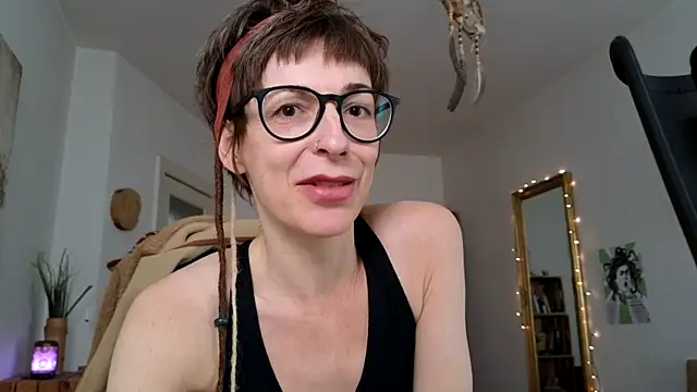 Snapshot of Antifistin chatting on 16, 4, 2026 Antifistin online show from 16, 4, 2026