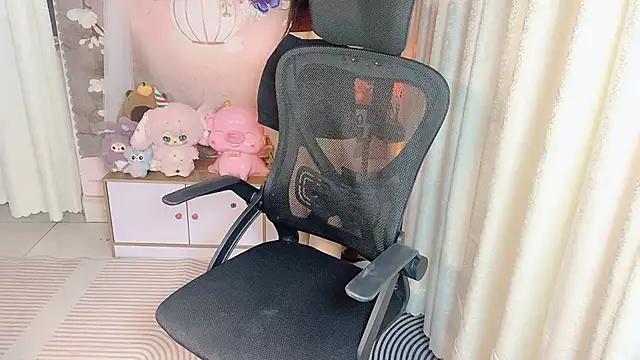 Xuka2594 online show from 4, 12, 2025