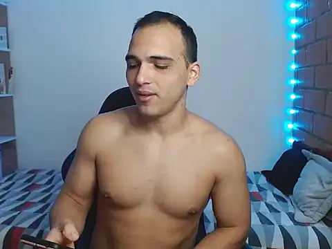 Maax3023 online show from 17, 12, 2025