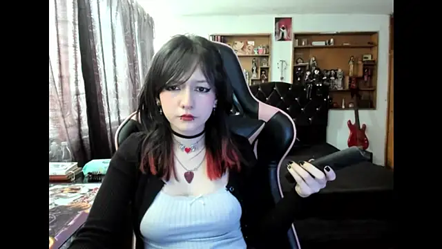 Maki Zein  online show from 14, 11, 2025