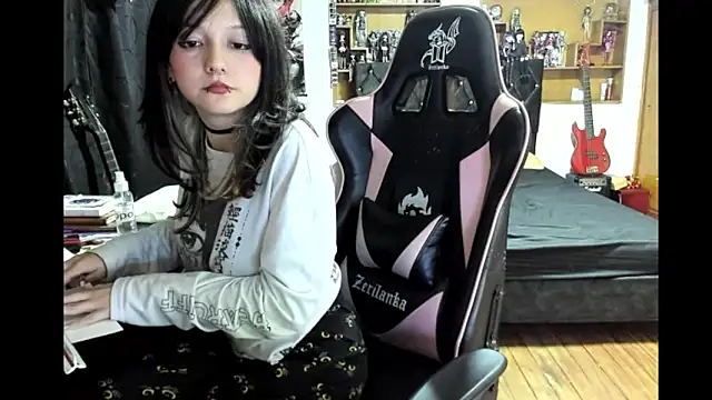 Maki Zein  online show from 13, 2, 2026