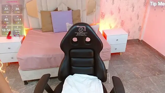 Snapshot of MARIANA_TAY1 chatting on 23, 10, 2025 MARIANA TAY1 online show from 23, 10, 2025