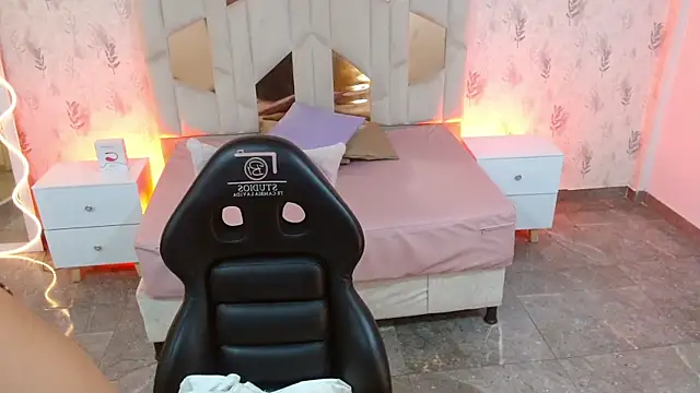 Snapshot of MARIANA_TAY1 chatting on 28, 10, 2025 MARIANA TAY1 online show from 28, 10, 2025