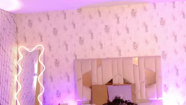 Snapshot of MARIANA_TAY1 chatting on 31, 10, 2025 MARIANA TAY1 online show from 31, 10, 2025