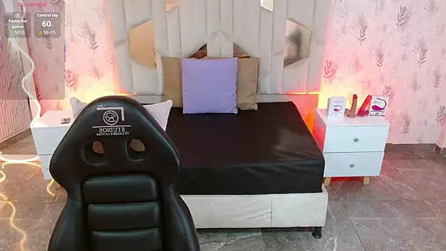 Snapshot of MARIANA_TAY1 chatting on 8, 11, 2025 MARIANA TAY1 online show from 8, 11, 2025