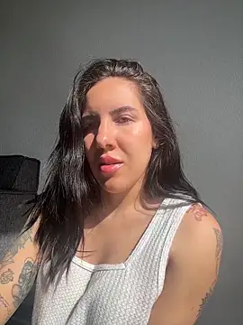 Lolathebaddie online show from 6, 4, 2026