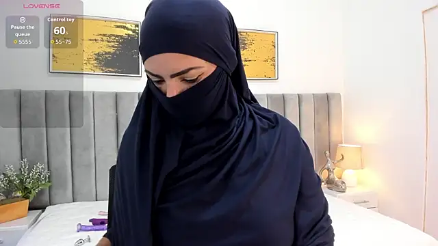 Snapshot of _naylaa_ chatting on 9, 11, 2025 naylaa online show from 9, 11, 2025