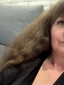 Butterfly8385 online show from 17, 10, 2025