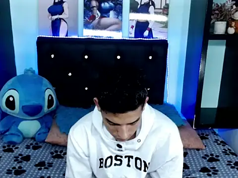 Snapshot of x_Aaron_x chatting on 22, 10, 2025 x Aaron x online show from 22, 10, 2025