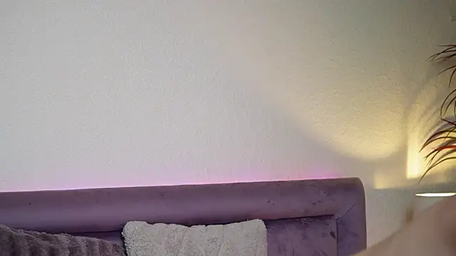 JoelleApril online show from 17, 12, 2025