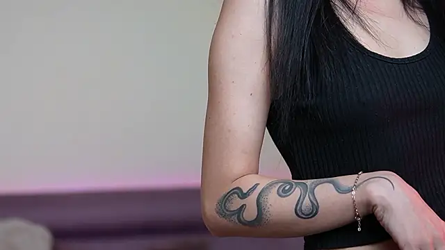 Snapshot of JoelleApril chatting on 14, 1, 2026 JoelleApril online show from 14, 1, 2026