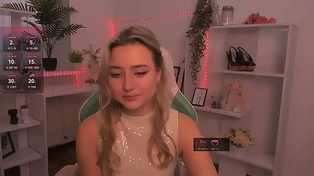 Snapshot of Lulu___Moon chatting on 23, 11, 2025 Lulu Moon online show from 23, 11, 2025