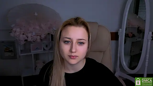 Snapshot of Lulu___Moon chatting on 4, 2, 2026 Lulu Moon online show from 4, 2, 2026