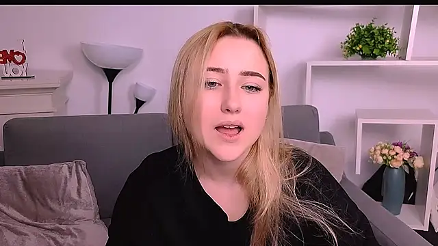 Snapshot of Lulu___Moon chatting on 1, 3, 2026 Lulu Moon online show from 1, 3, 2026