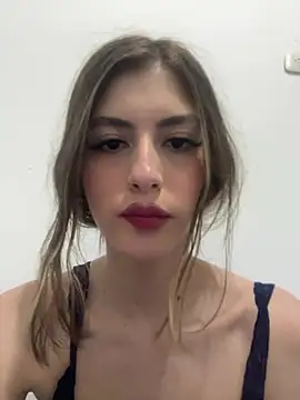 Snapshot of AlessiaLuxx chatting on 27, 5, 2026 AlessiaLuxx online show from 27, 5, 2026