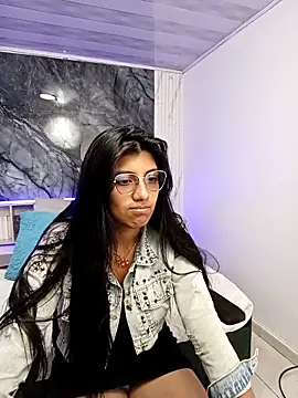 Snapshot of Briseida-White chatting on 20, 10, 2025 Briseida-White online show from 20, 10, 2025