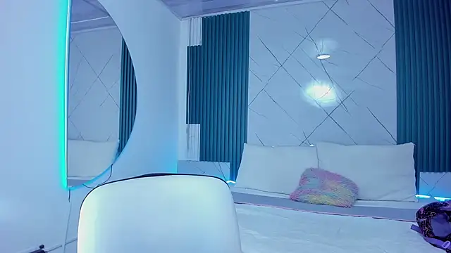 Snapshot of Briseida-White chatting on 28, 11, 2025 Briseida-White online show from 28, 11, 2025