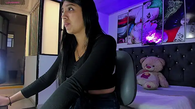 Snapshot of Briseida-White chatting on 16, 12, 2025 Briseida-White online show from 16, 12, 2025