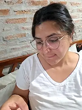 Snapshot of morenalatinaa chatting on 16, 4, 2026 morenalatinaa online show from 16, 4, 2026