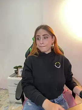 Snapshot of Adeline_1 chatting on 10, 10, 2025 Adeline 1 online show from 10, 10, 2025