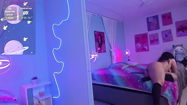 HollyPeach online show from 11, 1, 2026