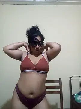 Expose Queen online show from 24, 3, 2026